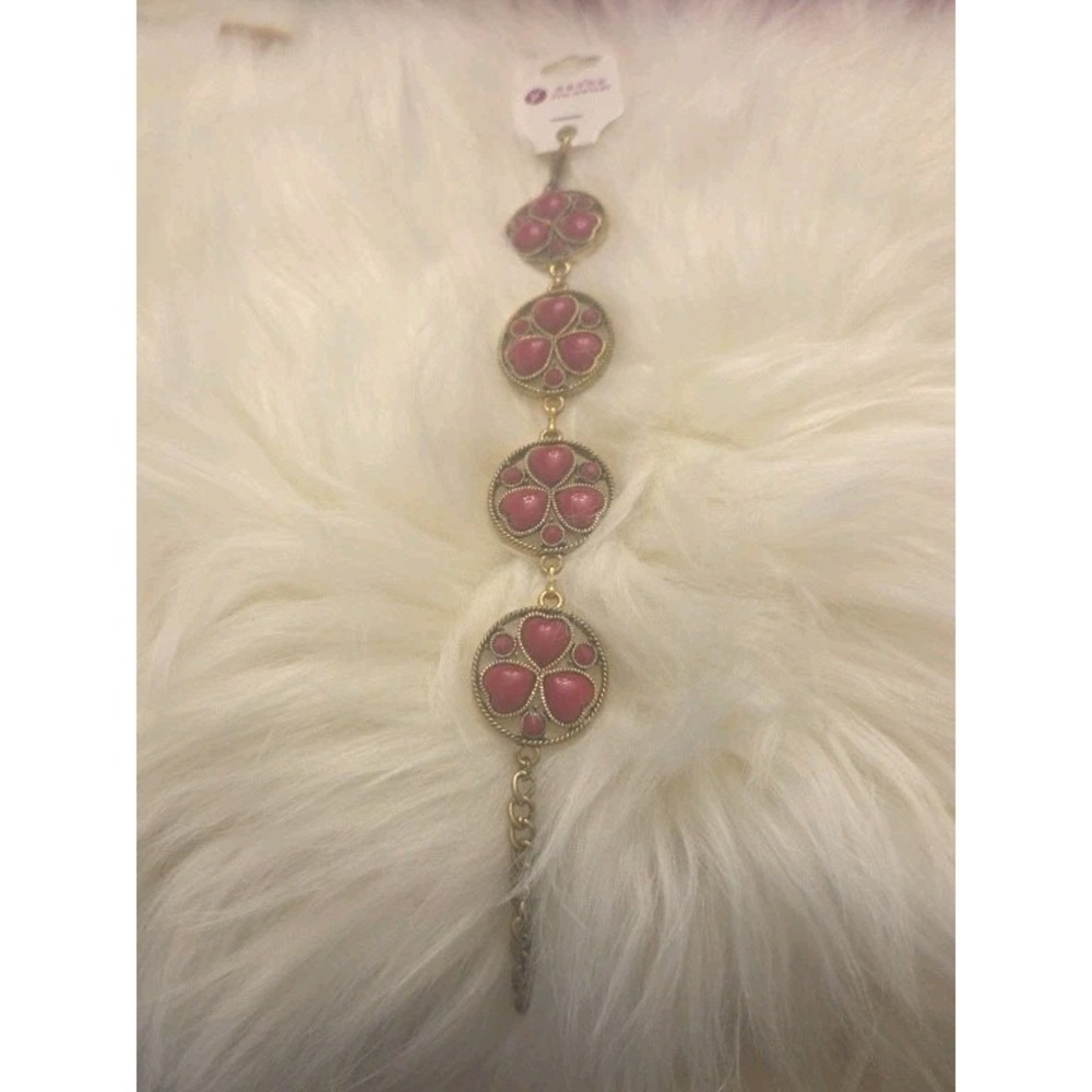 Vintage Gold Tone Faux Coral Heart Shape Clover Shape Cabochon Links Bracelet